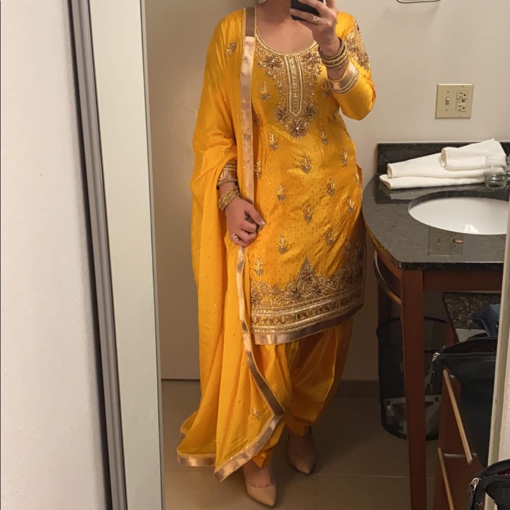 Punjabi salwar suit - excellent condition